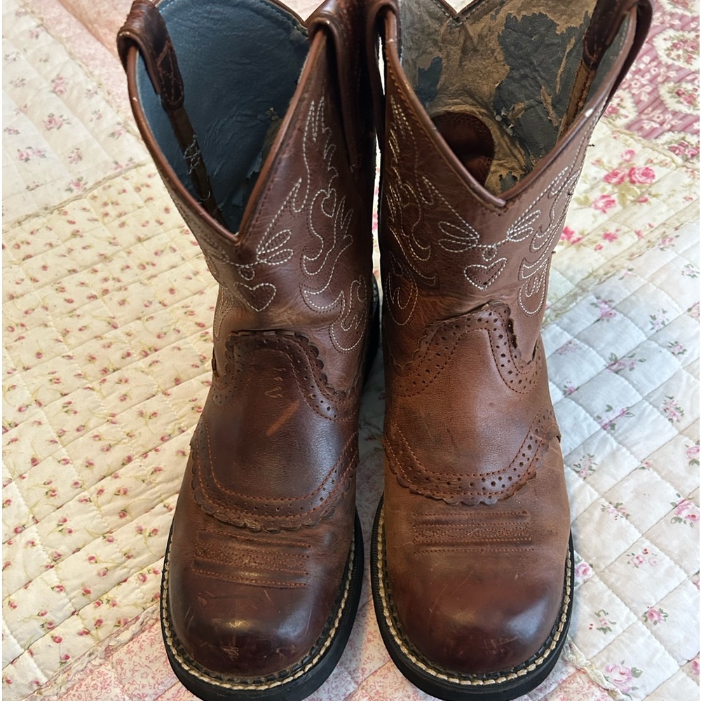 Women’s size 10B Ariat Fat Baby low calf boots
